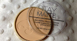 Vlerësimi i pudrës Rimmel Stay Matte Pressed