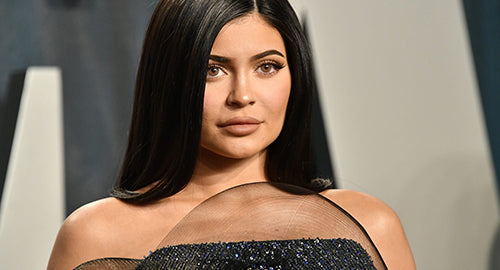 Kylie Jenner i ka lyer flokët e saja me ngjyrë kafeje qokolladë për këtë verë