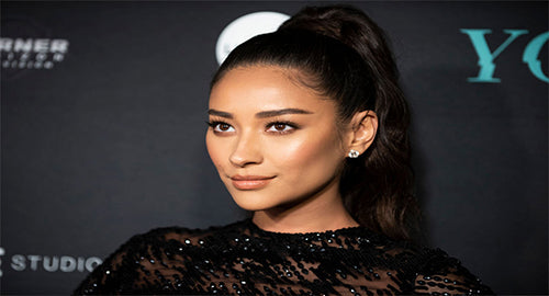 Shay Mitchell e vërteton që grimi definitivisht nuk i përshtatet asaj